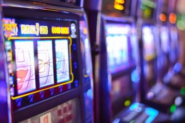 Live tournament leaderboard displayed on mobile phone during blackjack play